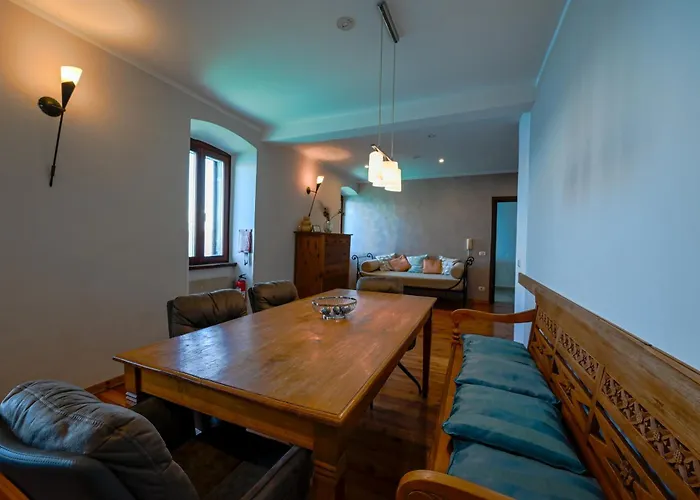 Chesa Arnolongo * Ρόβινι