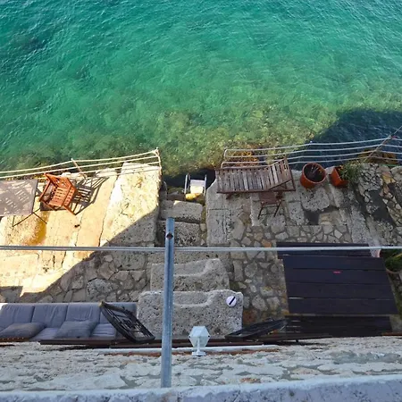 Chesa Arnolongo Διαμέρισμα Ρόβινι