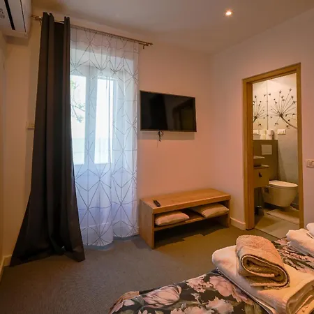 Chesa Arnolongo Apartment *