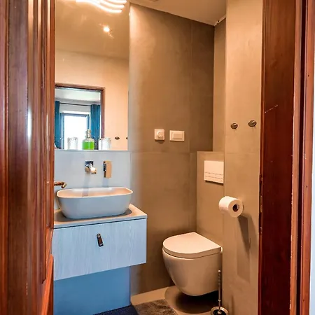 Chesa Arnolongo Apartment *