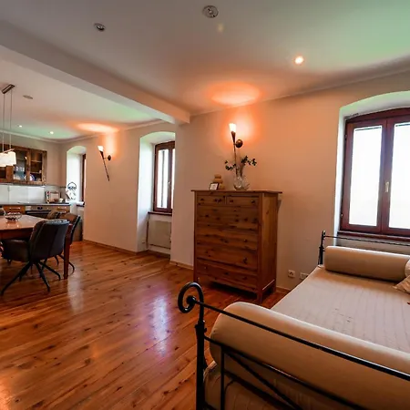 Chesa Arnolongo Apartment Rovinj